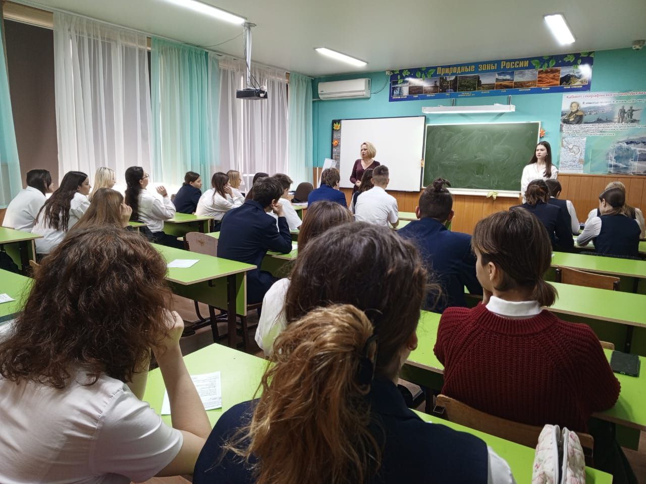 Представители Финуниверситета провели профориентационную встречу в школе №40