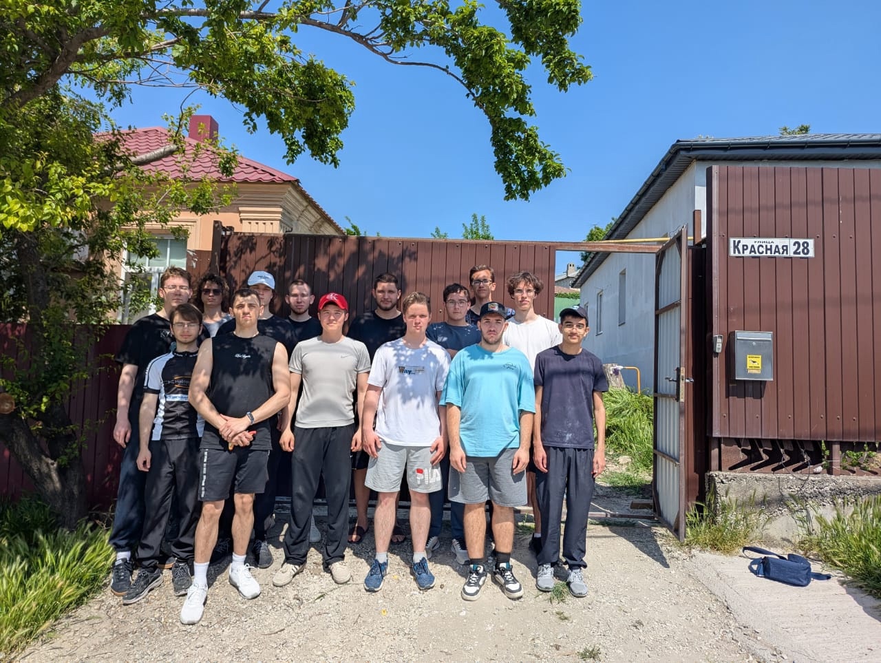 Субботник — помощь семье погибшего участника СВО